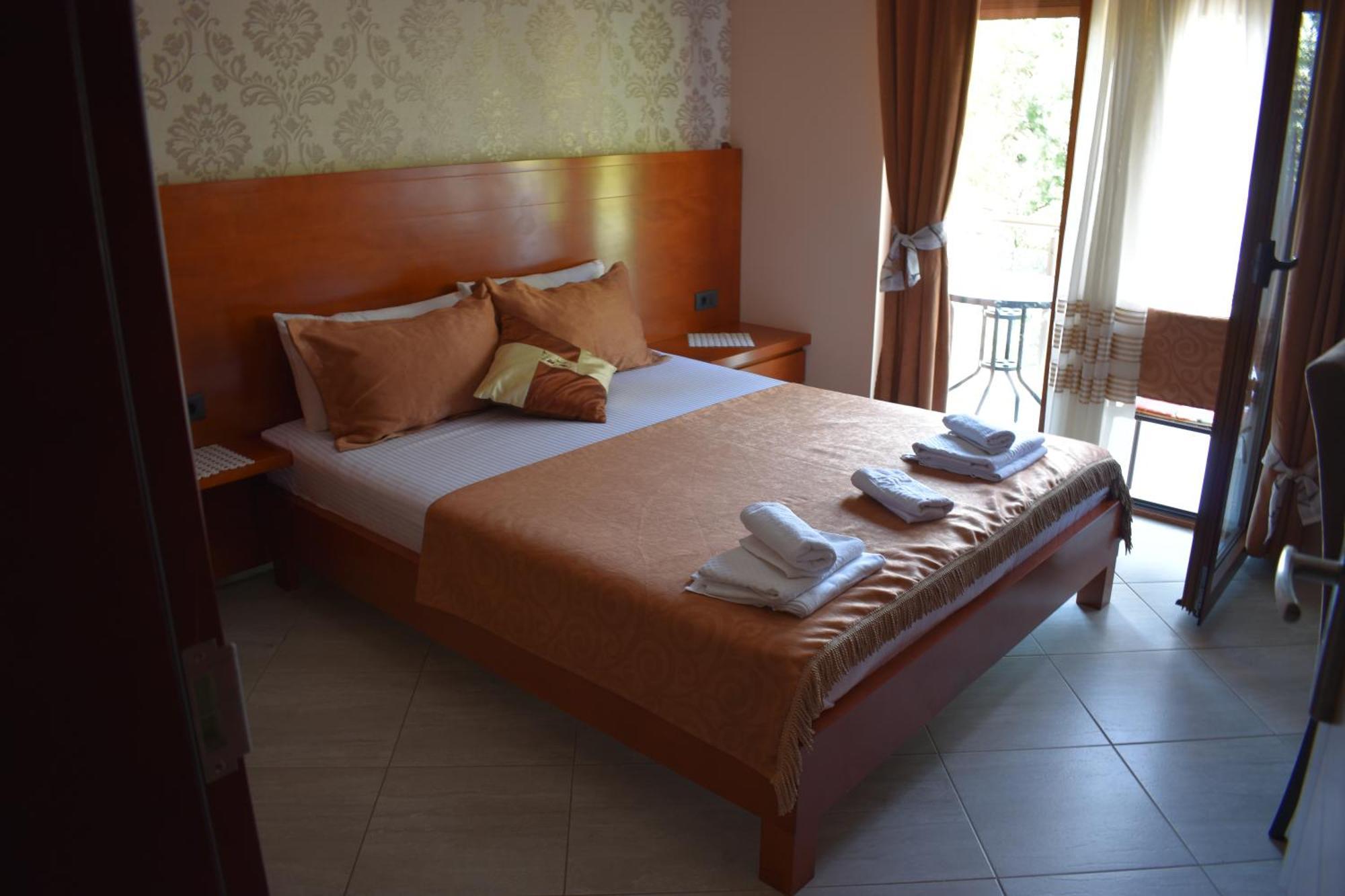 Hotel Velkom ซูโตมอเร ภายนอก รูปภาพ