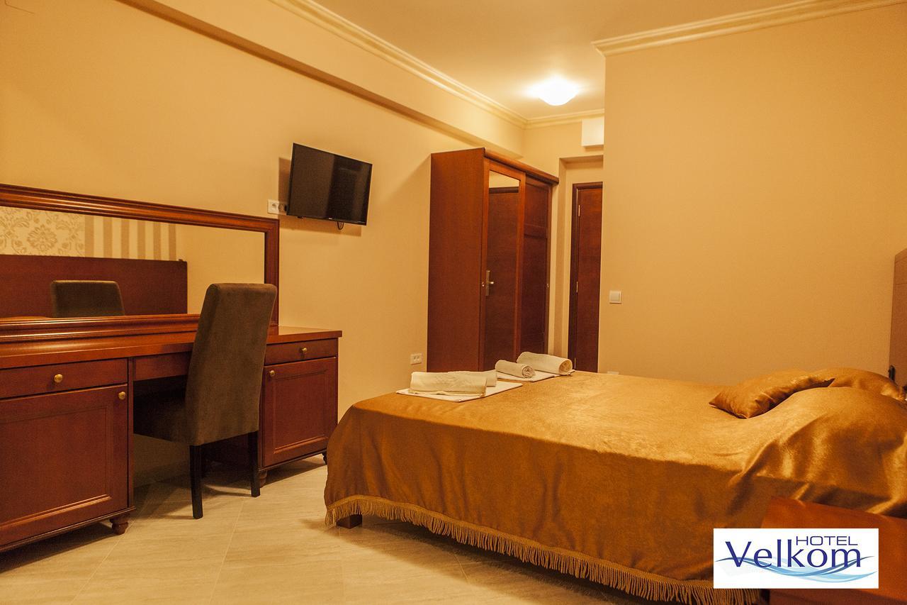 Hotel Velkom ซูโตมอเร ภายนอก รูปภาพ