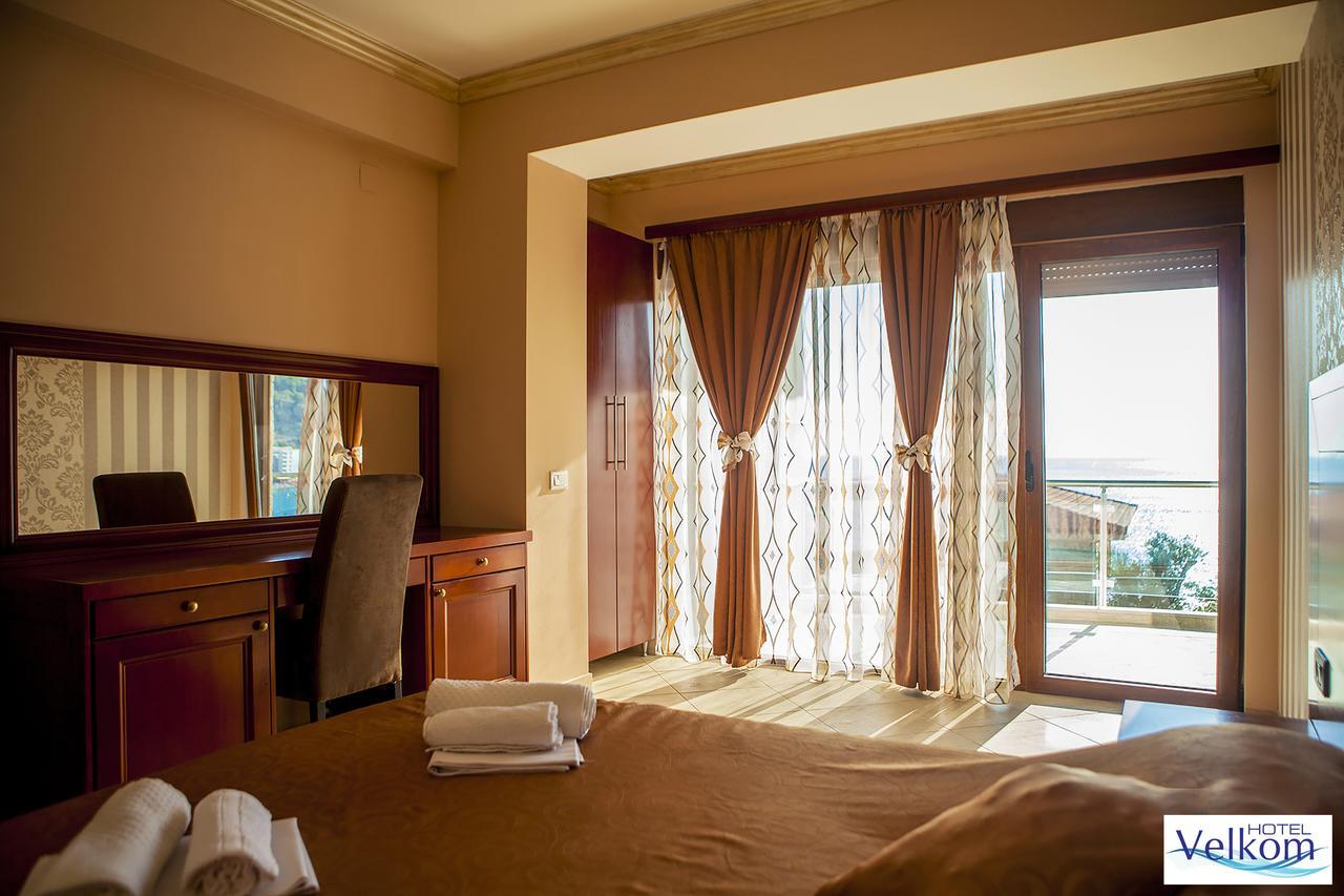 Hotel Velkom ซูโตมอเร ภายนอก รูปภาพ