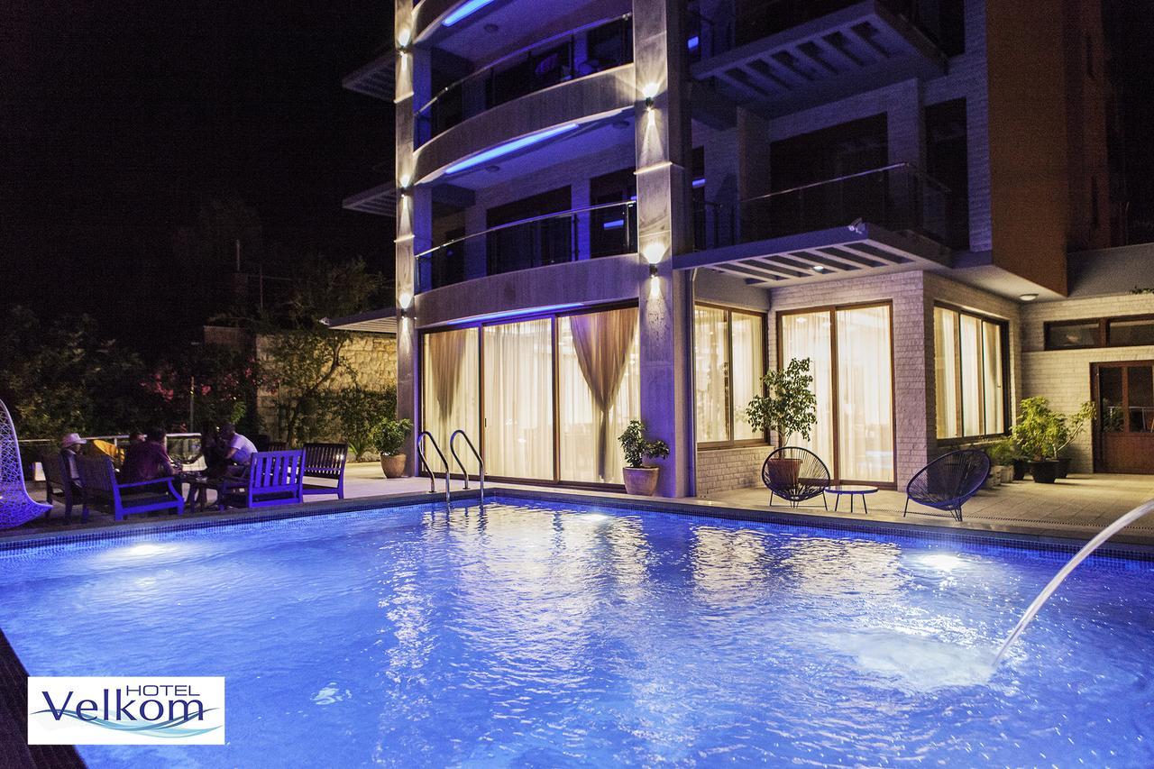 Hotel Velkom ซูโตมอเร ภายนอก รูปภาพ
