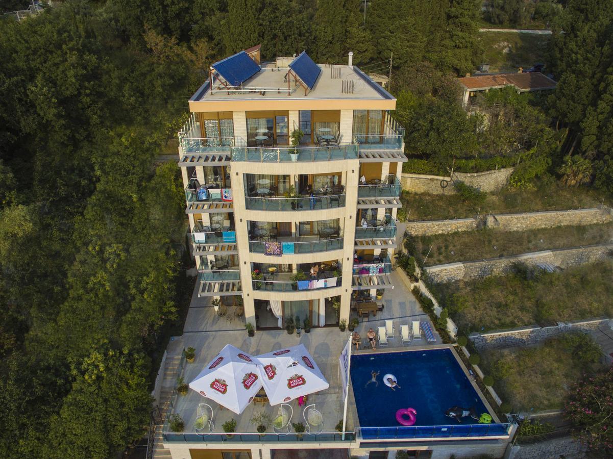 Hotel Velkom ซูโตมอเร ภายนอก รูปภาพ
