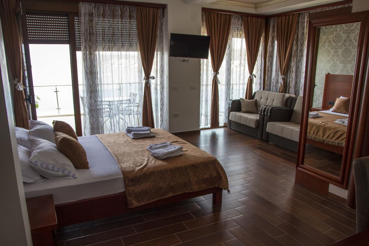 Hotel Velkom ซูโตมอเร ภายนอก รูปภาพ